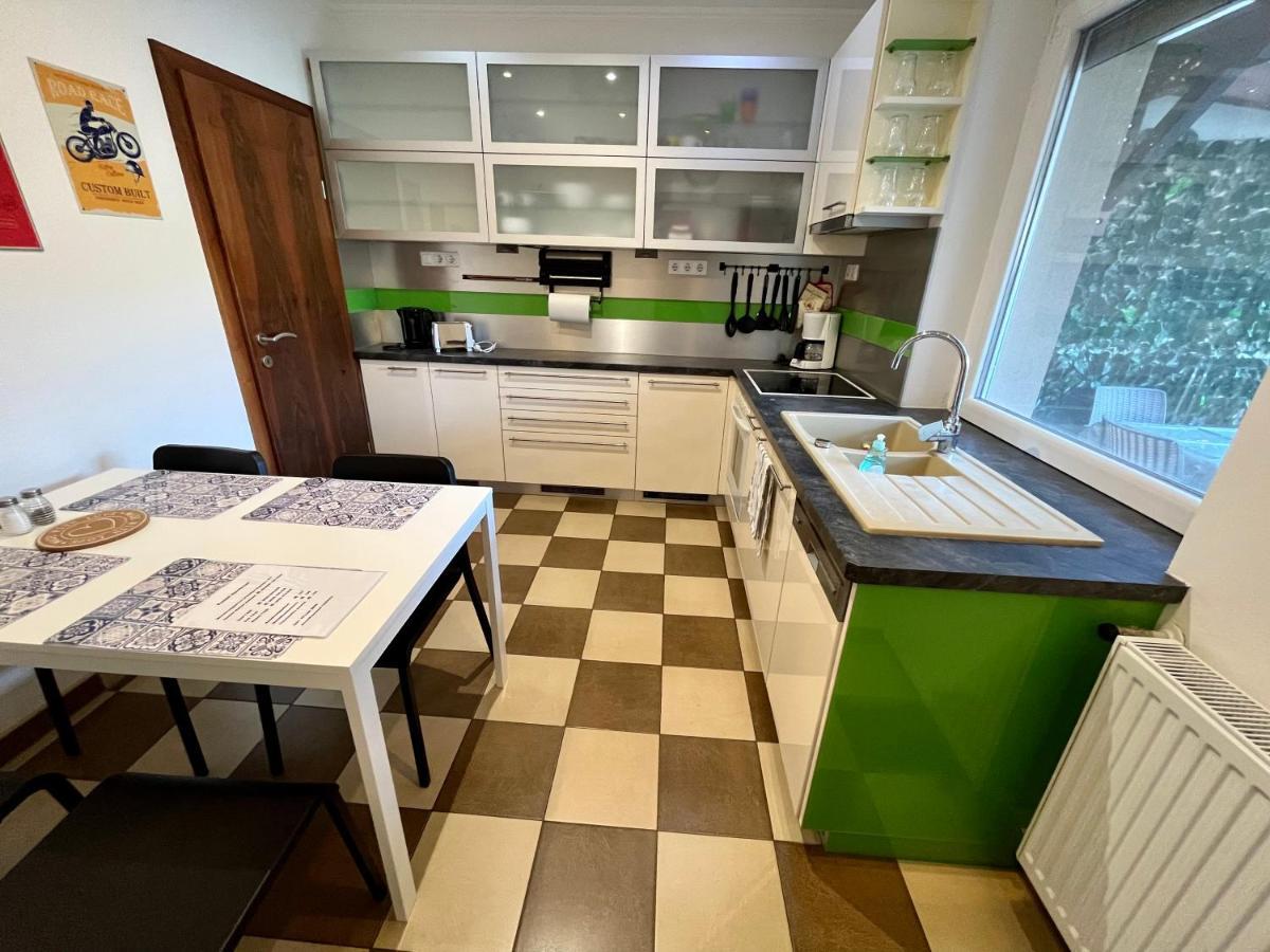 Rabbit Apartman Mosonmagyaróvár Eksteriør billede
