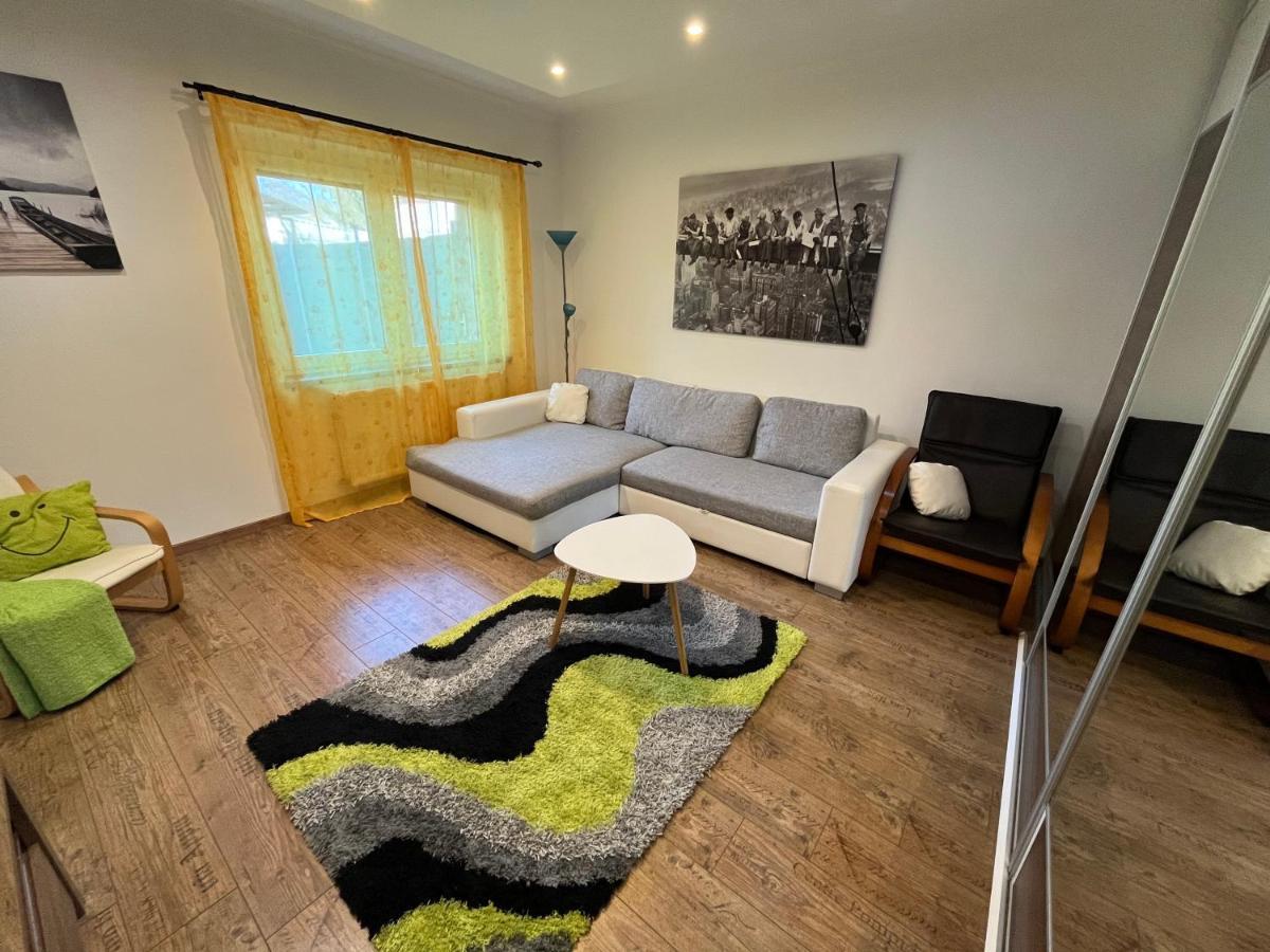 Rabbit Apartman Mosonmagyaróvár Eksteriør billede