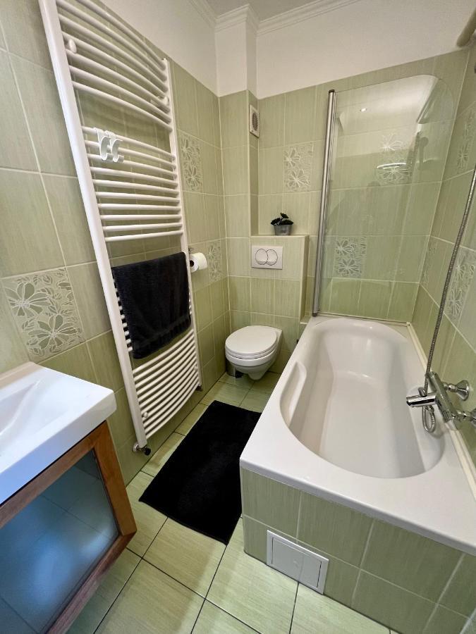 Rabbit Apartman Mosonmagyaróvár Eksteriør billede