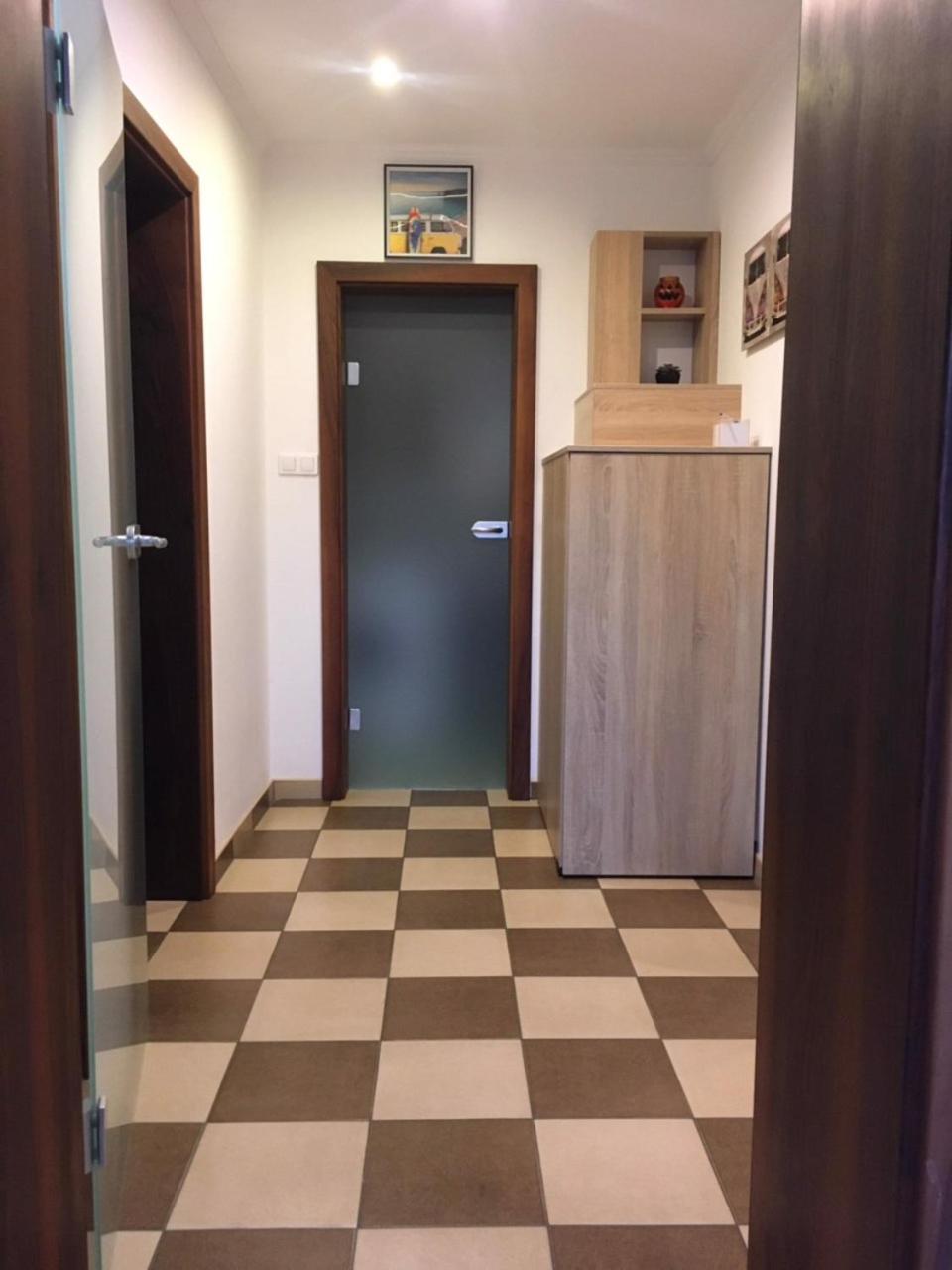 Rabbit Apartman Mosonmagyaróvár Eksteriør billede